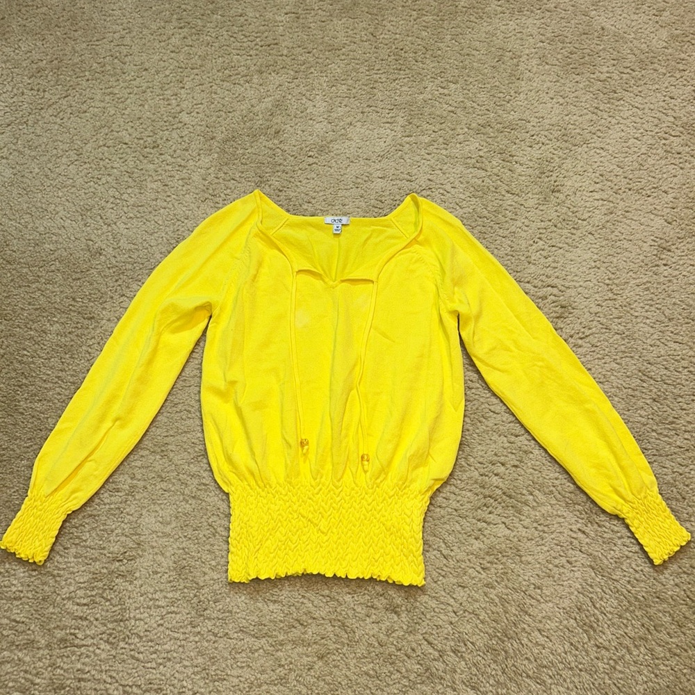 💛Cache Yellow Top💛 - Picture 9 of 10